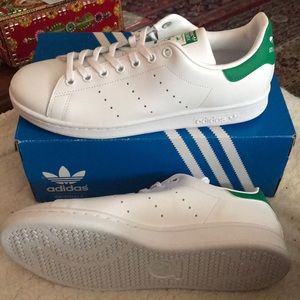 NIB ADIDAS STAN SMITH SIZE 8.5W/7Y